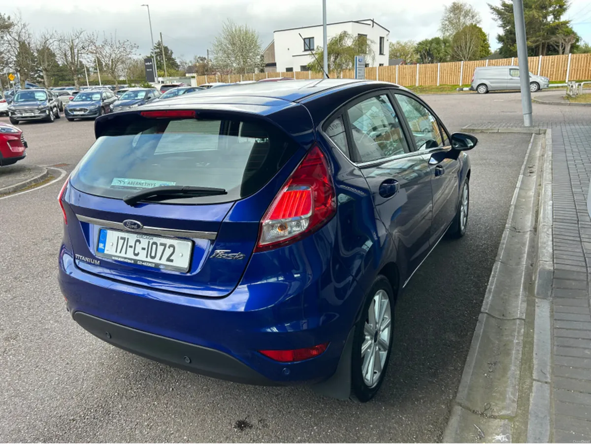 Ford Fiesta TITANIUM 1.0 65PS M5 4DR - Image 3