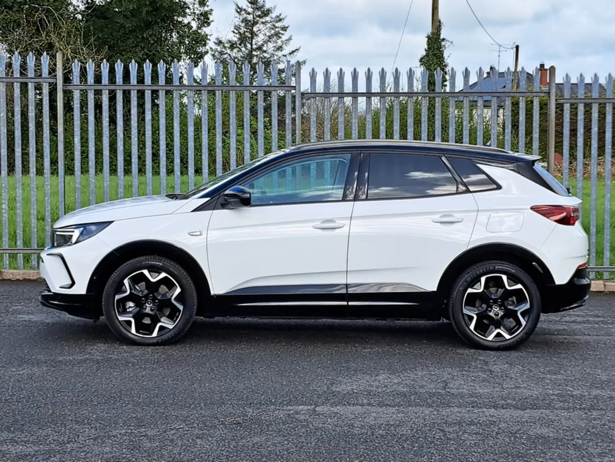 Opel Grandland GS 1.6TURBO 225BHP PHEV **TOP SPEC* - Image 6