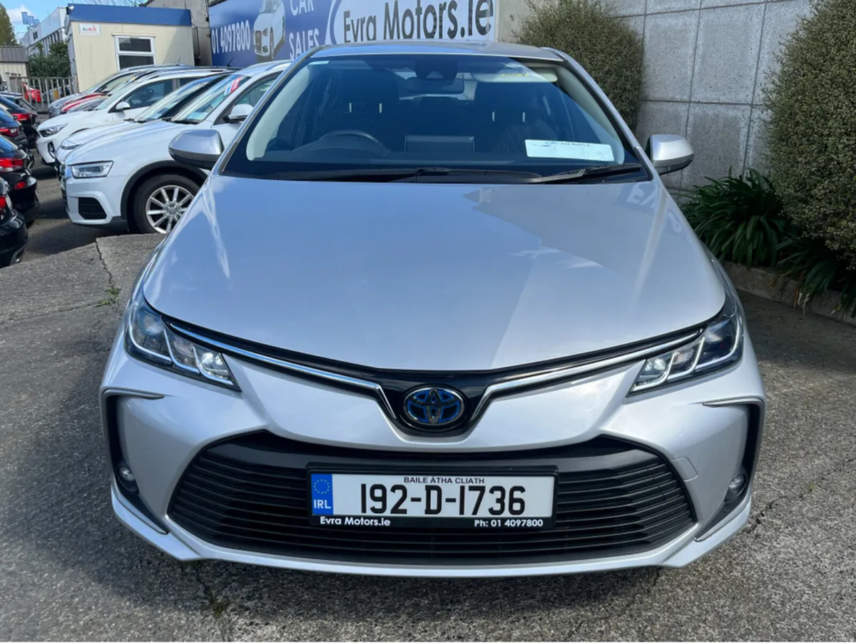 Toyota Corolla LUNA SAL 4DR AUTO HYBRID - Image 2