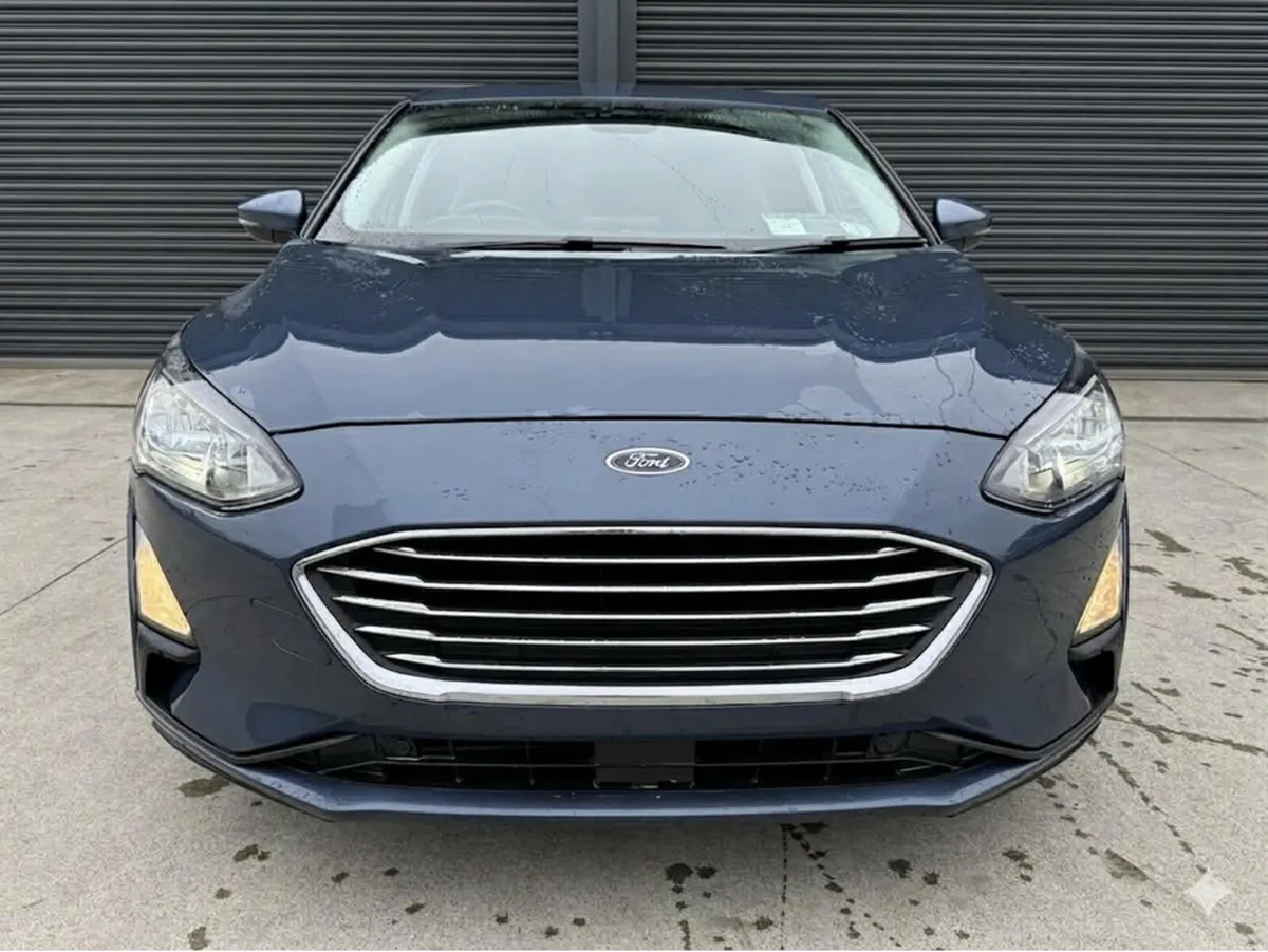 Ford Focus 1.5 TDCI TITANIUM 120PS 5DR - Image 2
