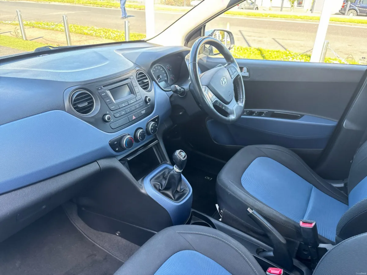 Hyundai i10 DELUXE 4DR - Image 3