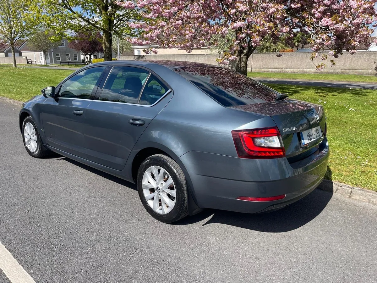 2019 Skoda Octavia Low Mileage - Image 6