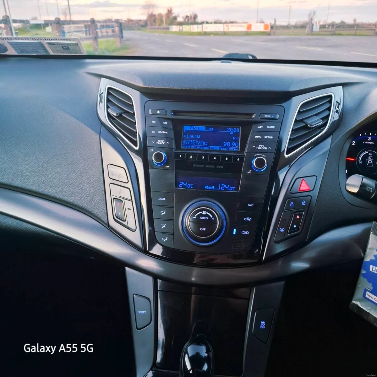 Hyundai i40 Estate - Image 2