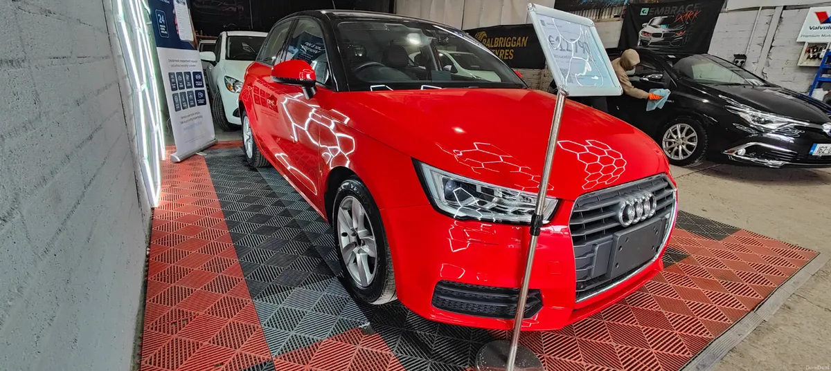 2015 Audi A1 1.0 Petrol Automatic 2 Tone color - Image 4