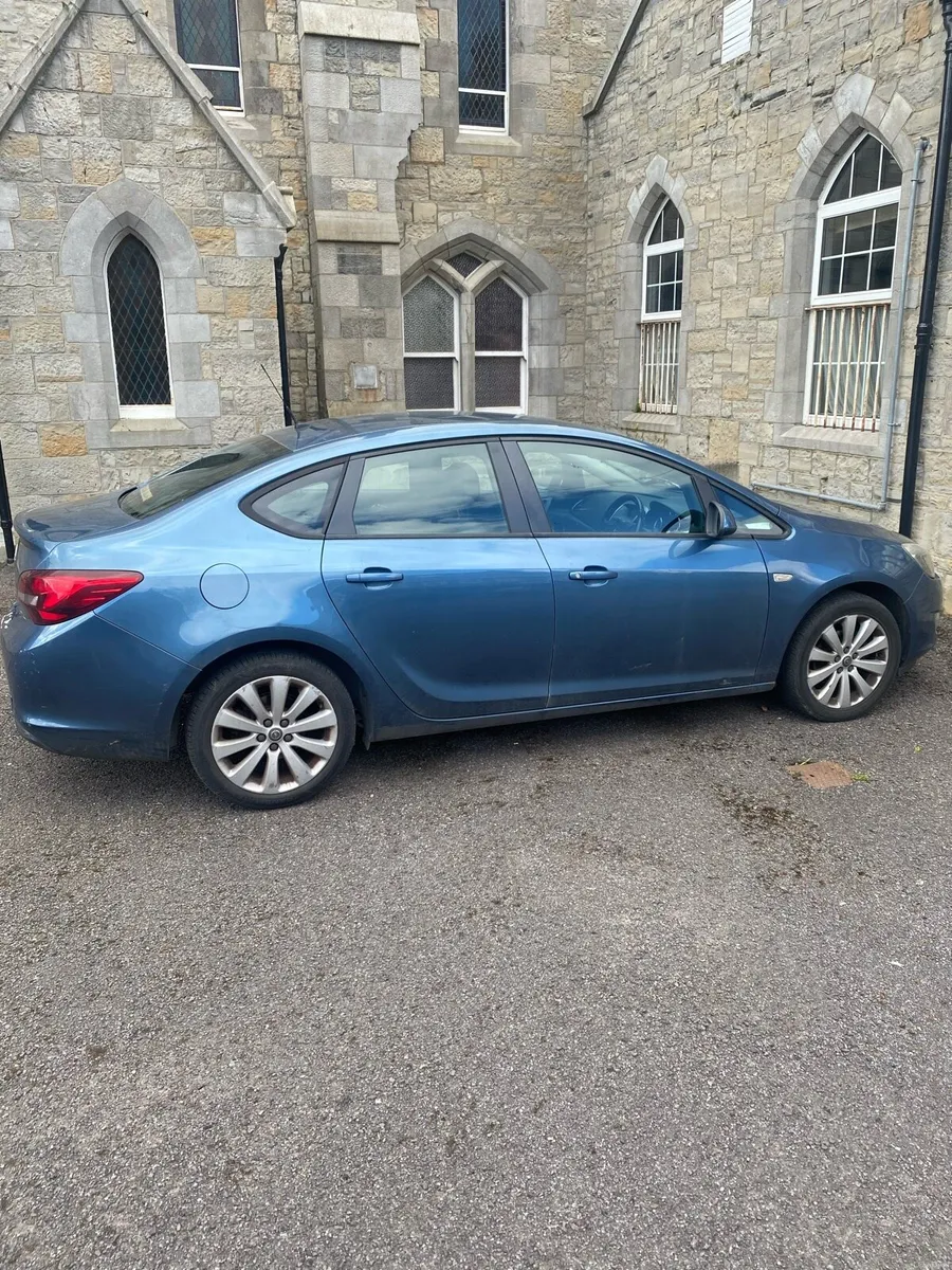 Opel Astra 2013 - Image 3