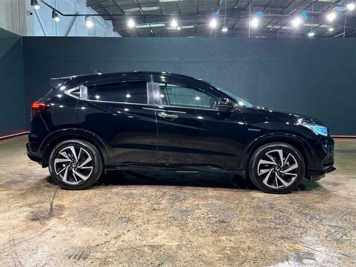 Honda Vezel HYBRID 1.5 AUTOMATIC - RS EDITION - HA - Image 3