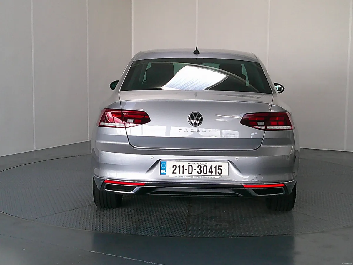 Volkswagen Passat 2021 - Image 6
