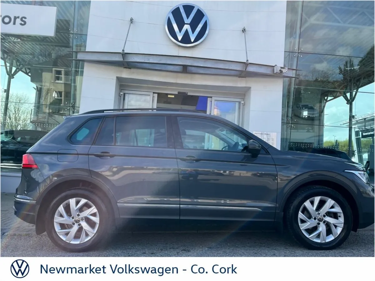 Volkswagen Tiguan LIFE 2.0TDI DSG 150BHP AUTOMATIC - Image 4
