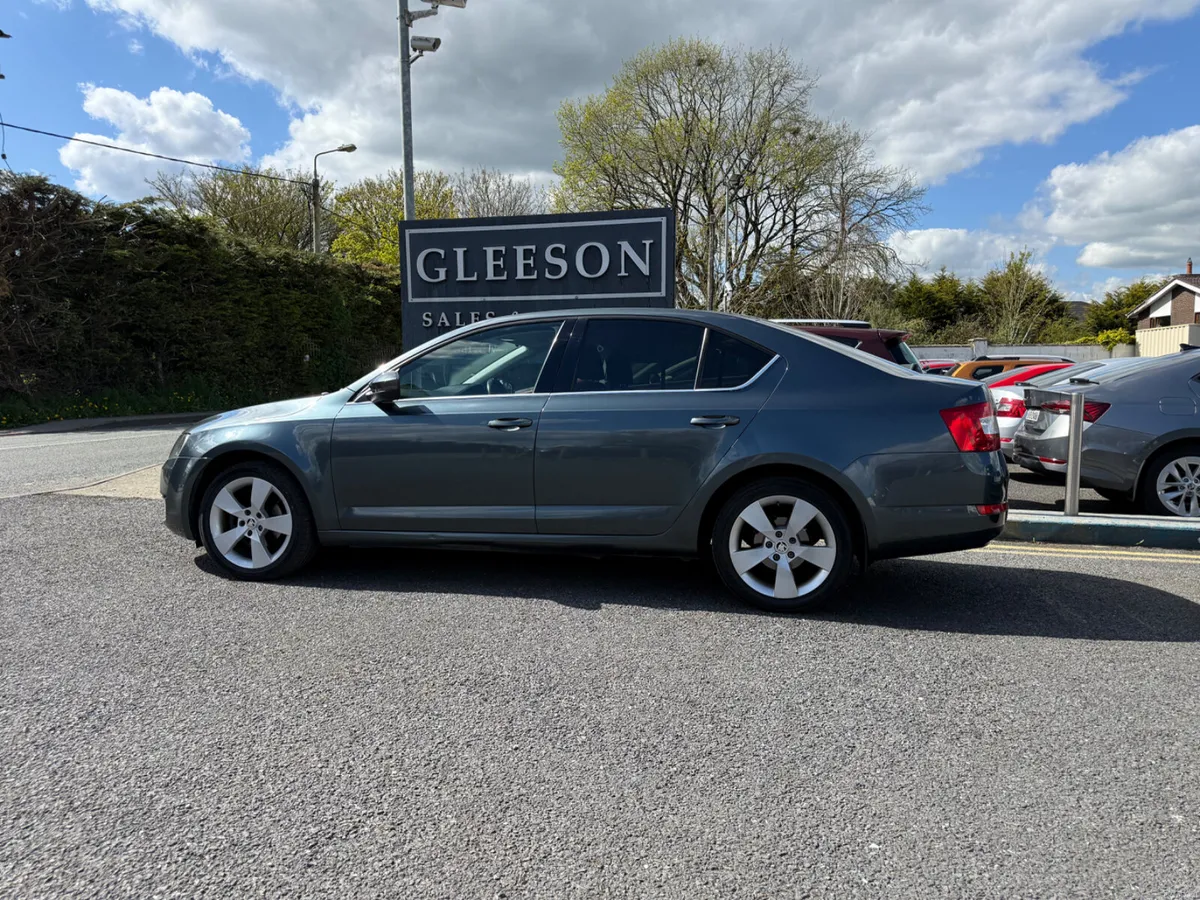 171 Skoda Octavia Style 1.6 TDi DSG Automatic - Image 2