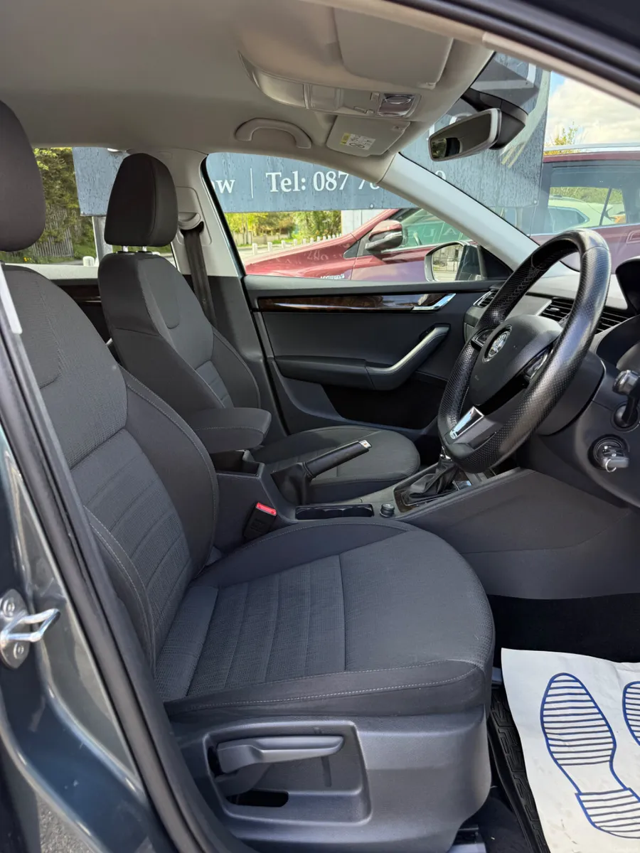 171 Skoda Octavia Style 1.6 TDi DSG Automatic - Image 4