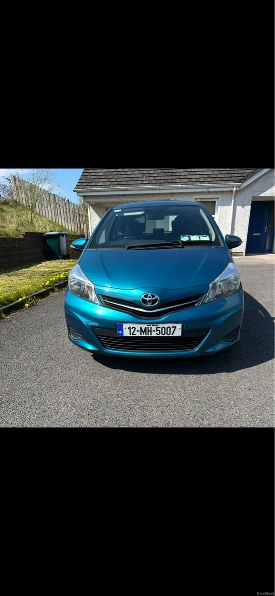 Toyota Yaris 2012 1.3 - Image 1