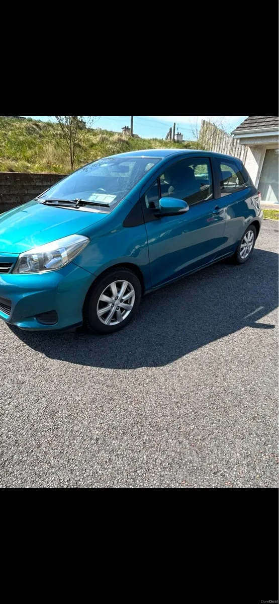Toyota Yaris 2012 1.3 - Image 2