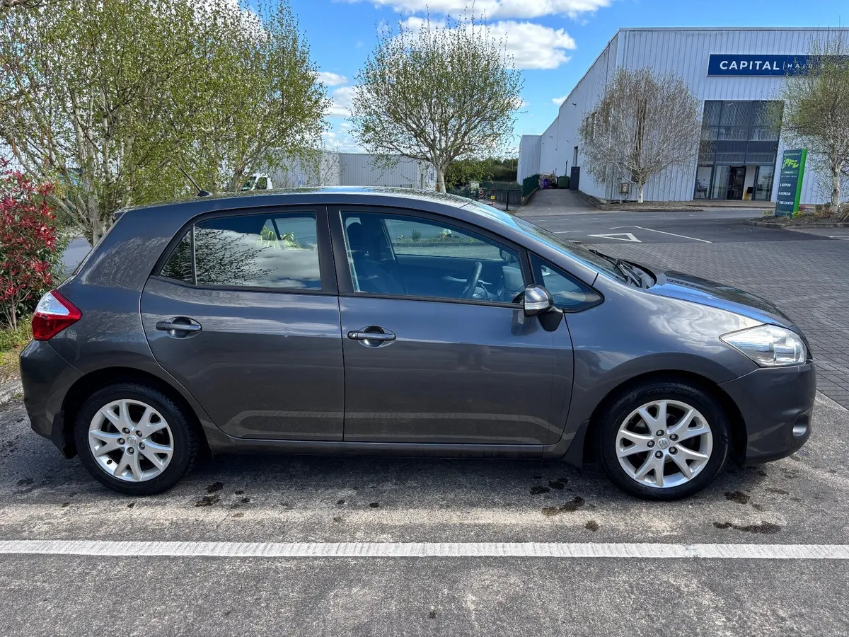 Toyota Auris 2012 / High Spec - Image 4