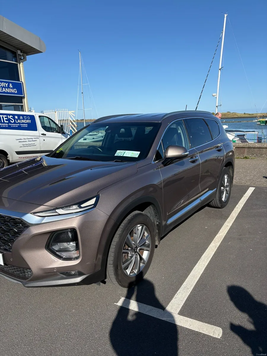 2019 (191) Hyundai Santa Fe - Image 2