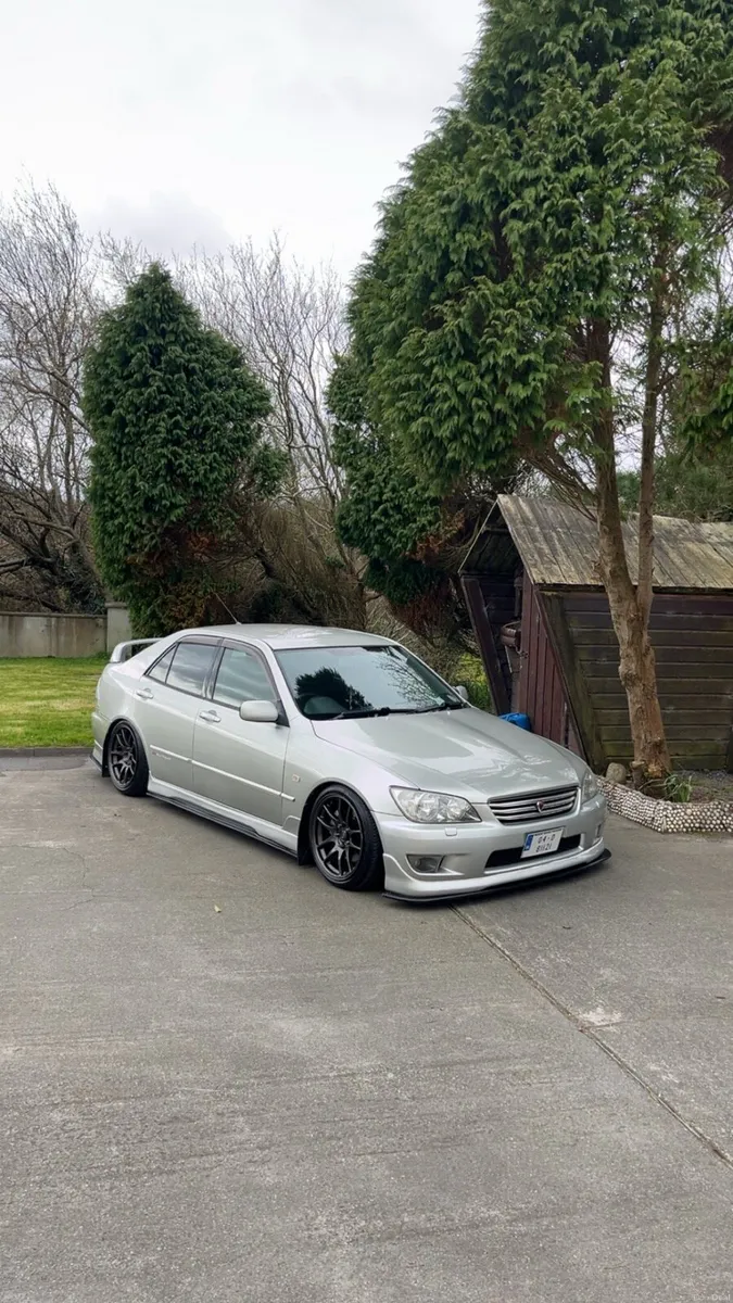 2004 Toyota Altezza - Image 2