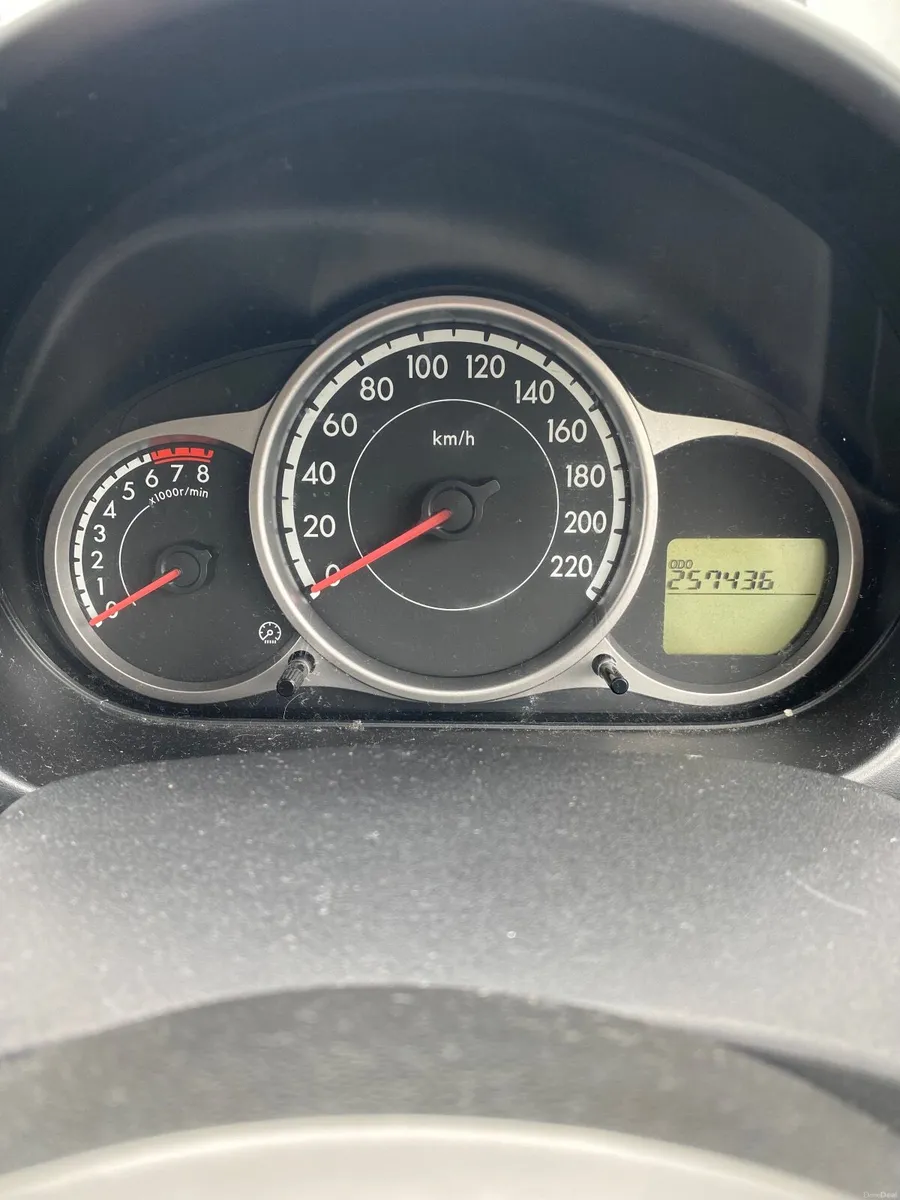 Mazda2 2012 - Image 3
