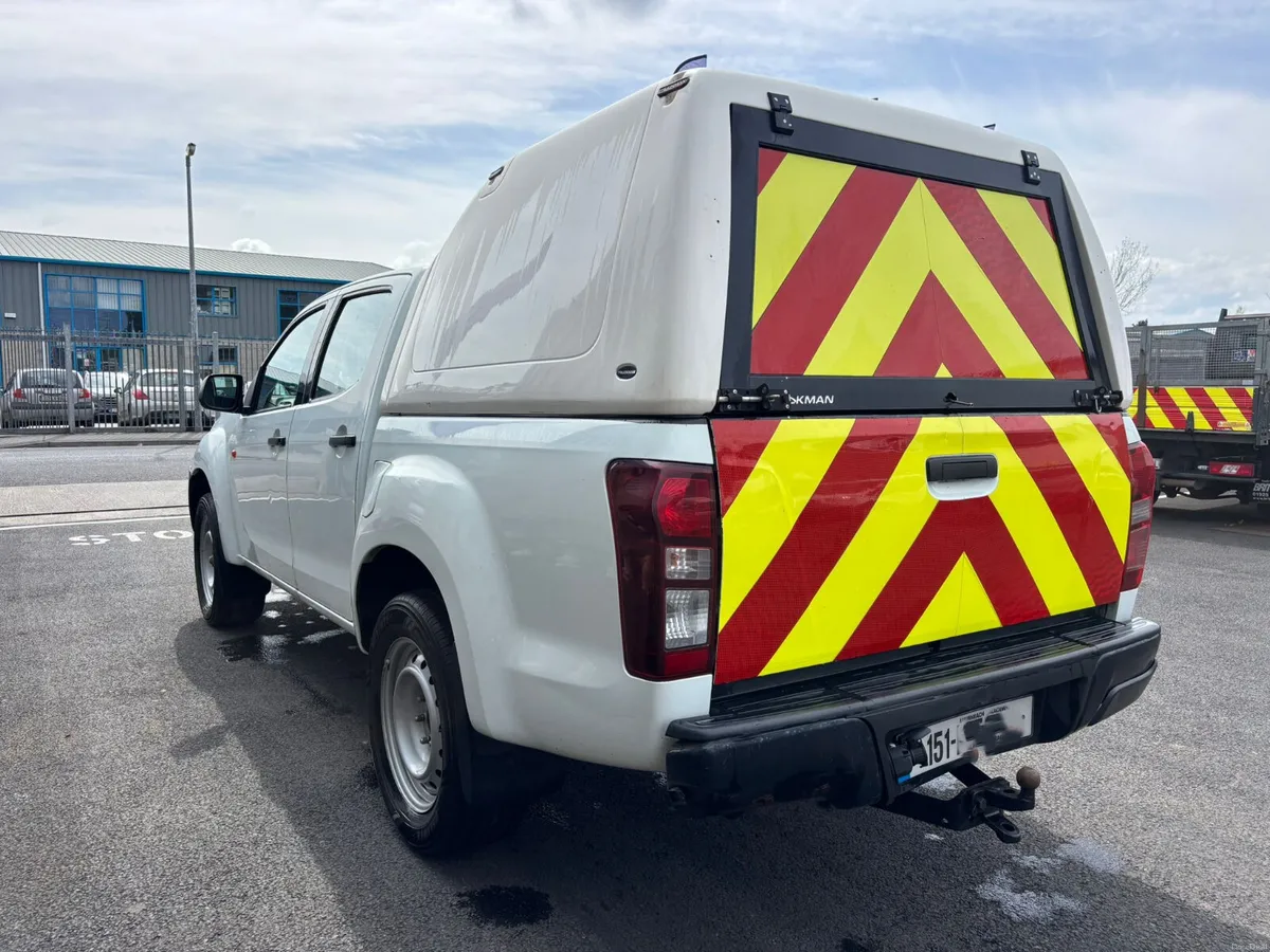 For Sale: 2015 Isuzu DMax - Image 2
