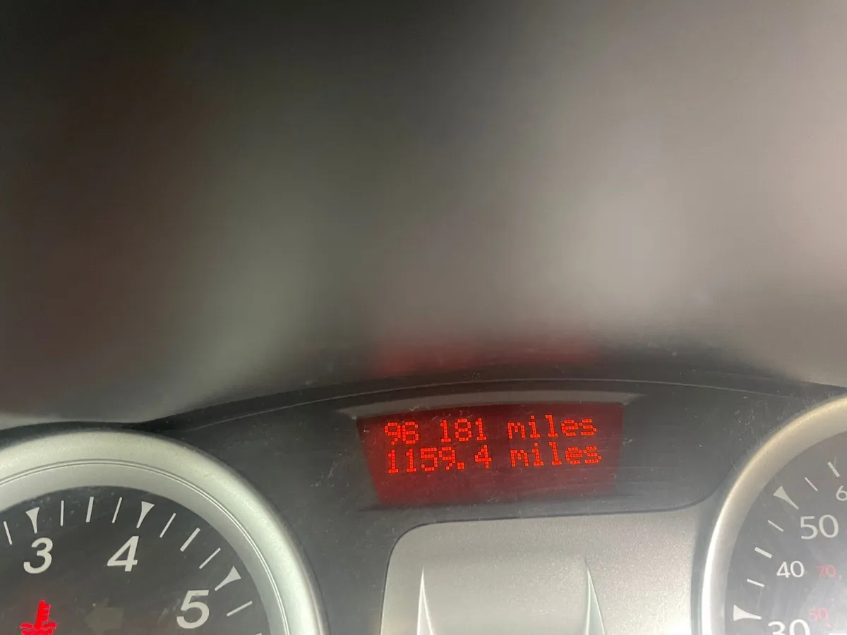 Renault Clio 1.1L NCT & Tax - Image 4