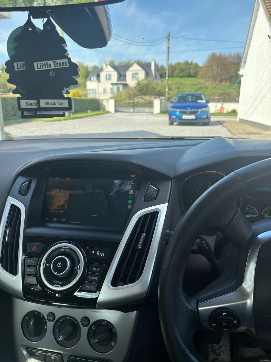 2014 Ford Focus (CarPlay, LEDs) - Image 3