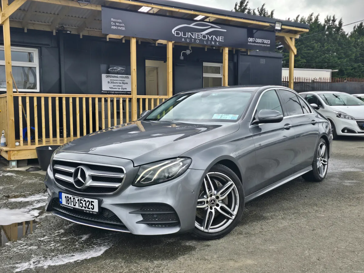 181 MERCEDES BENZ E200 *AMG LINE* - Image 1