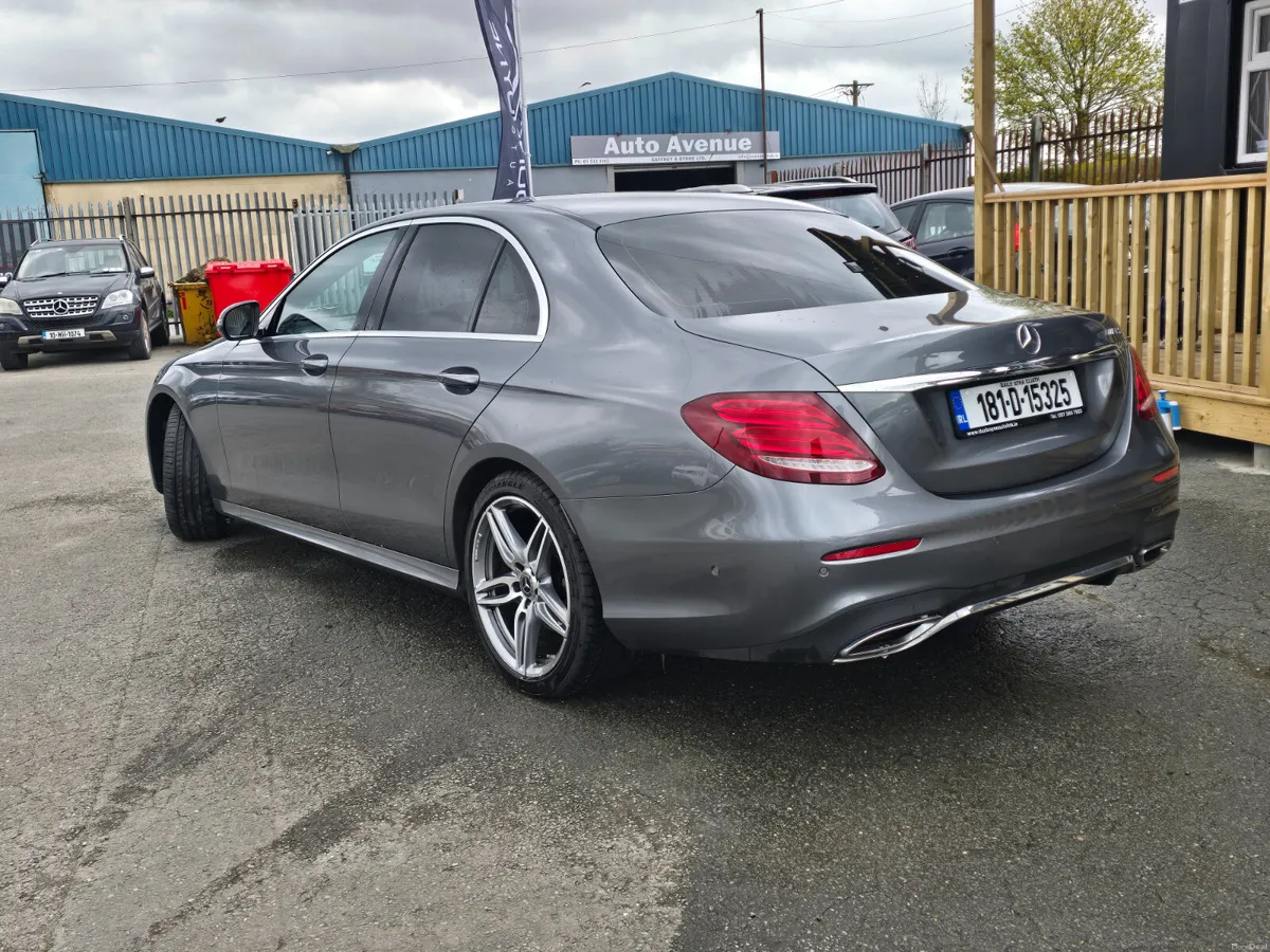 181 MERCEDES BENZ E200 *AMG LINE* - Image 3