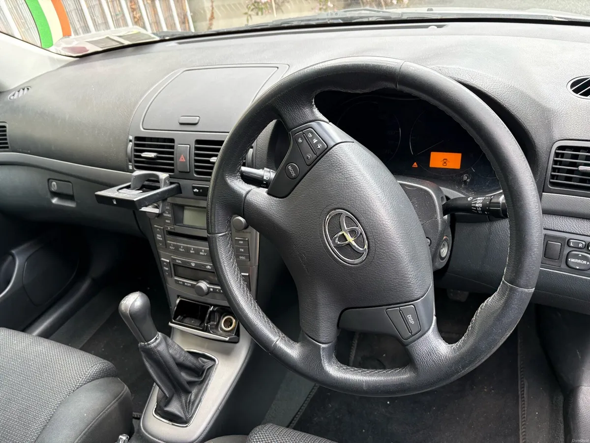 2009 Toyota avensis - Image 4