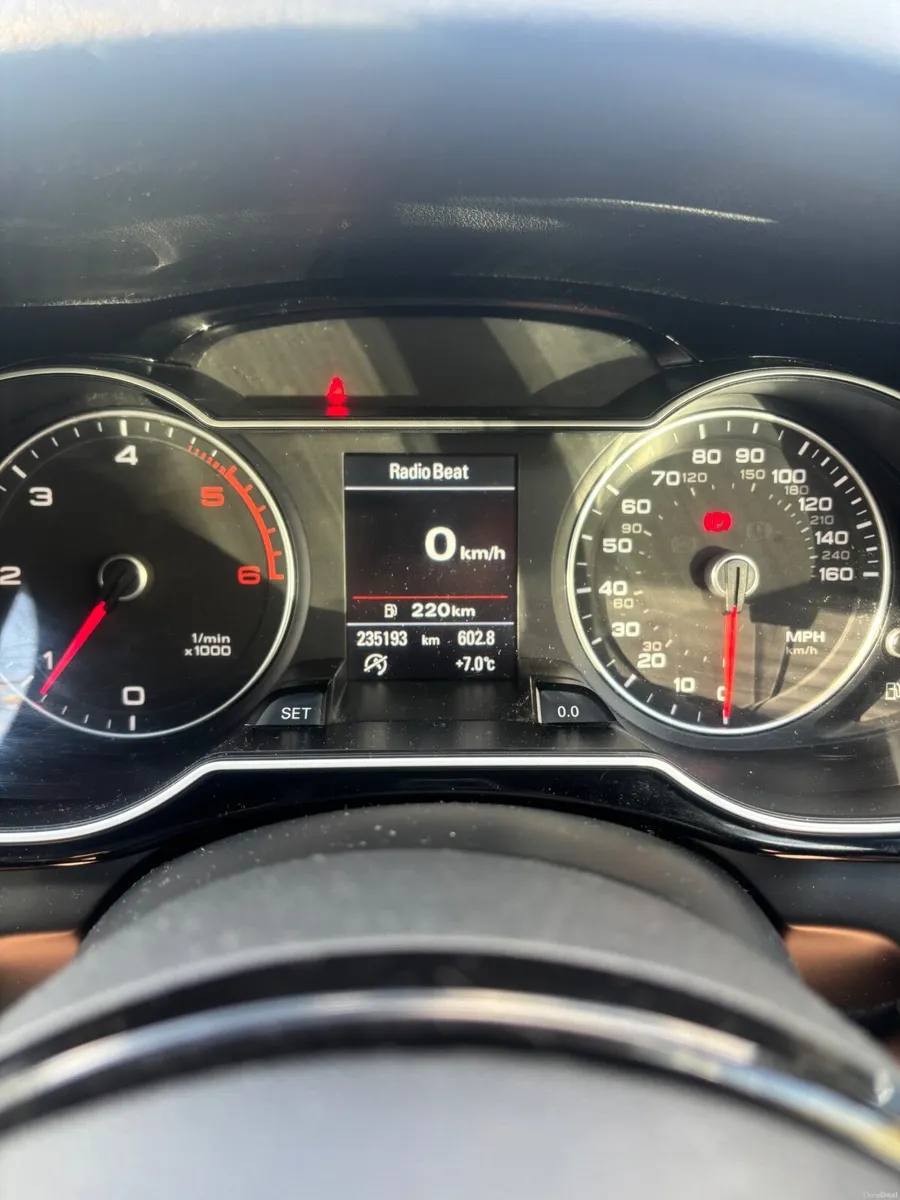 Audi A4 2015 - Image 2