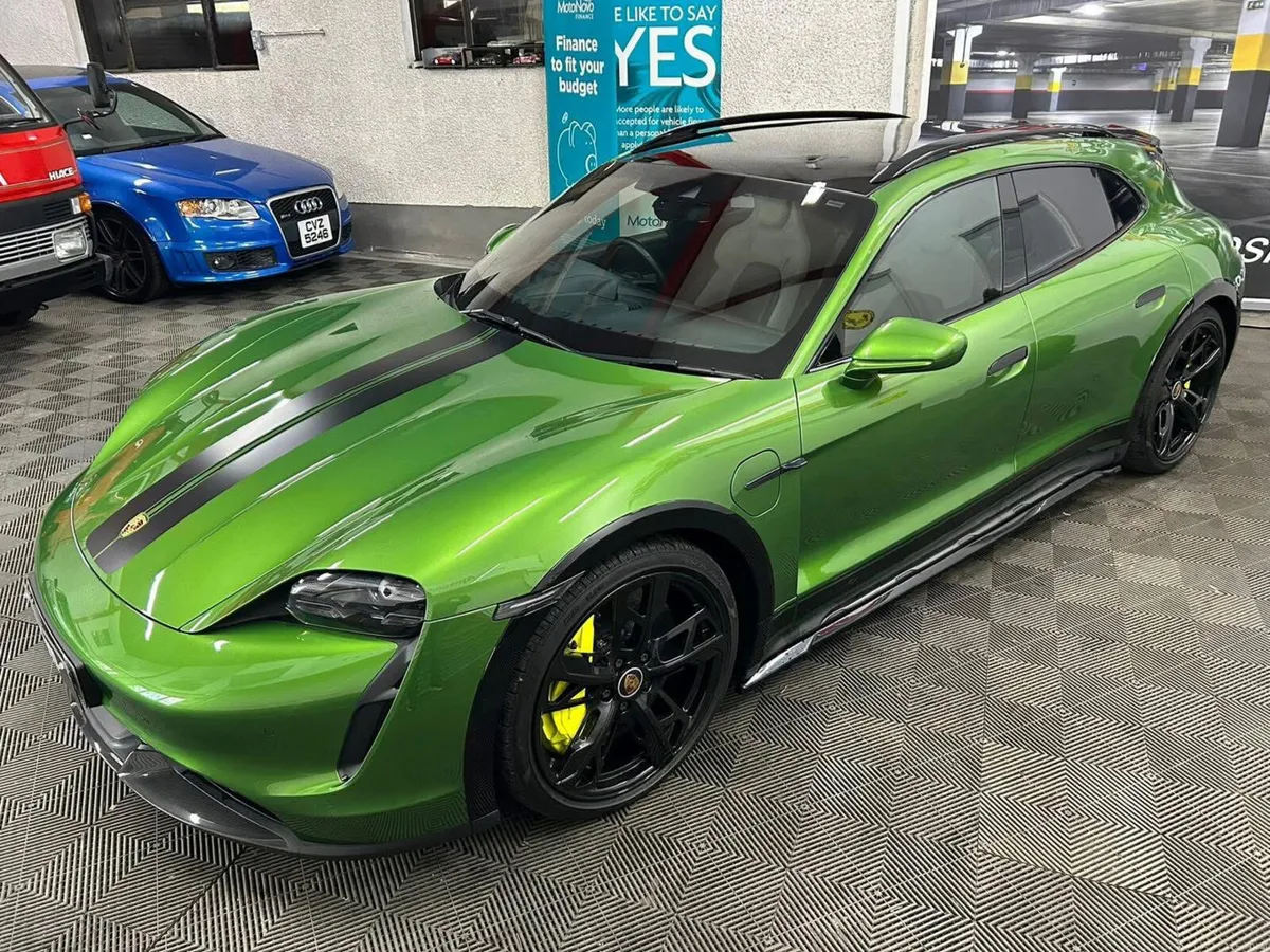 Porsche Taycan 2022 - Image 4