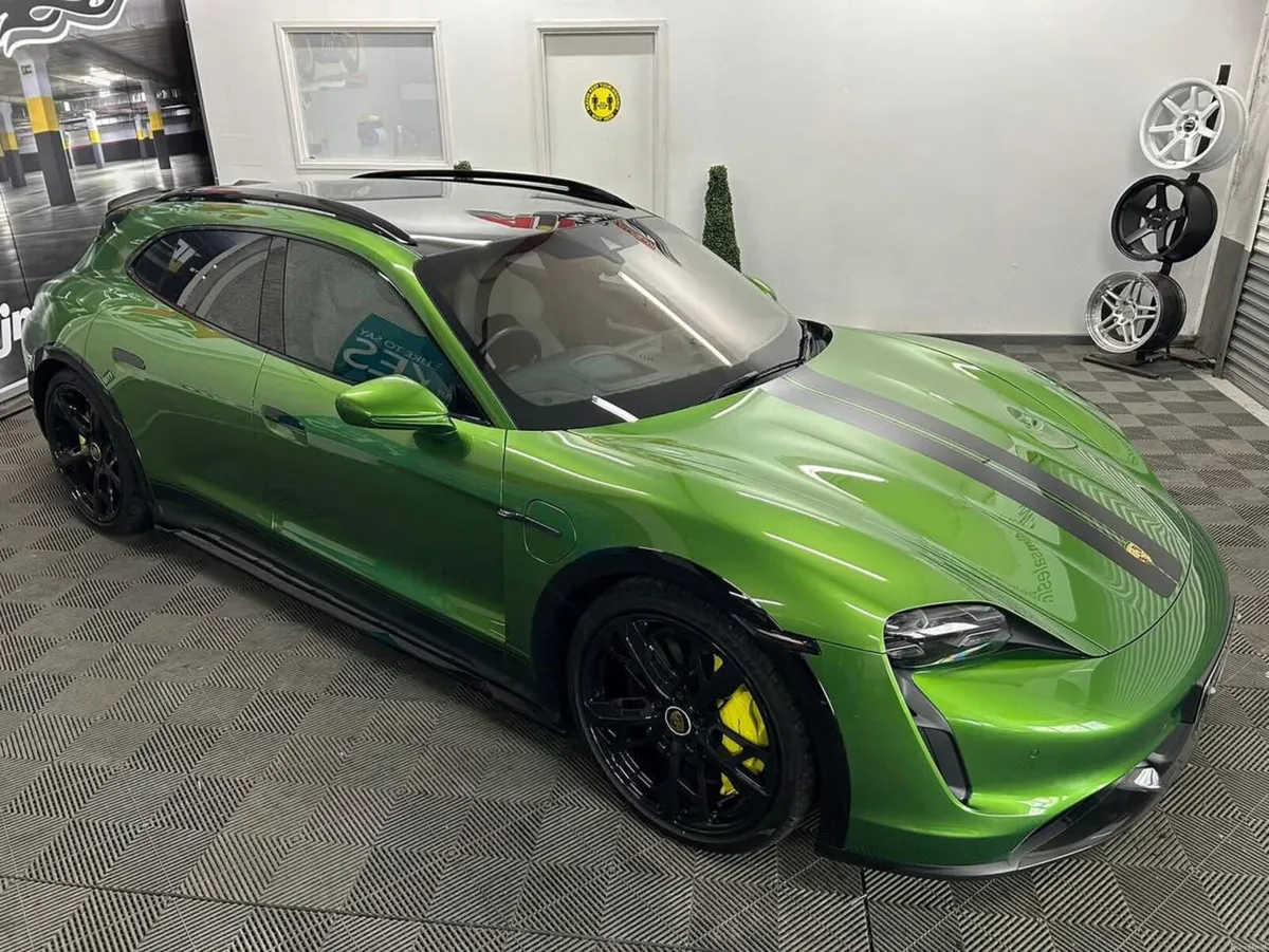 Porsche Taycan 2022 - Image 2