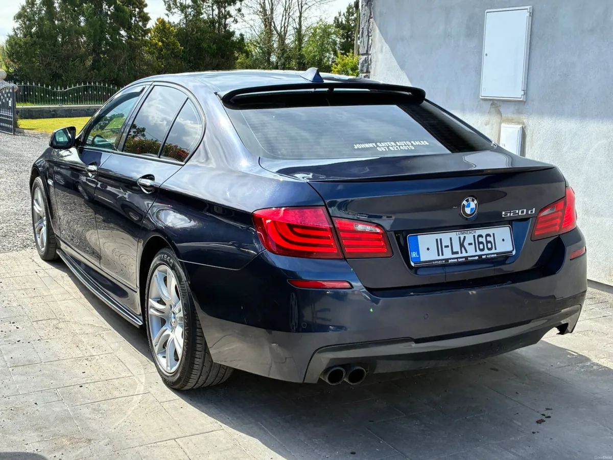 BMW 5-Series 2011 - Image 4