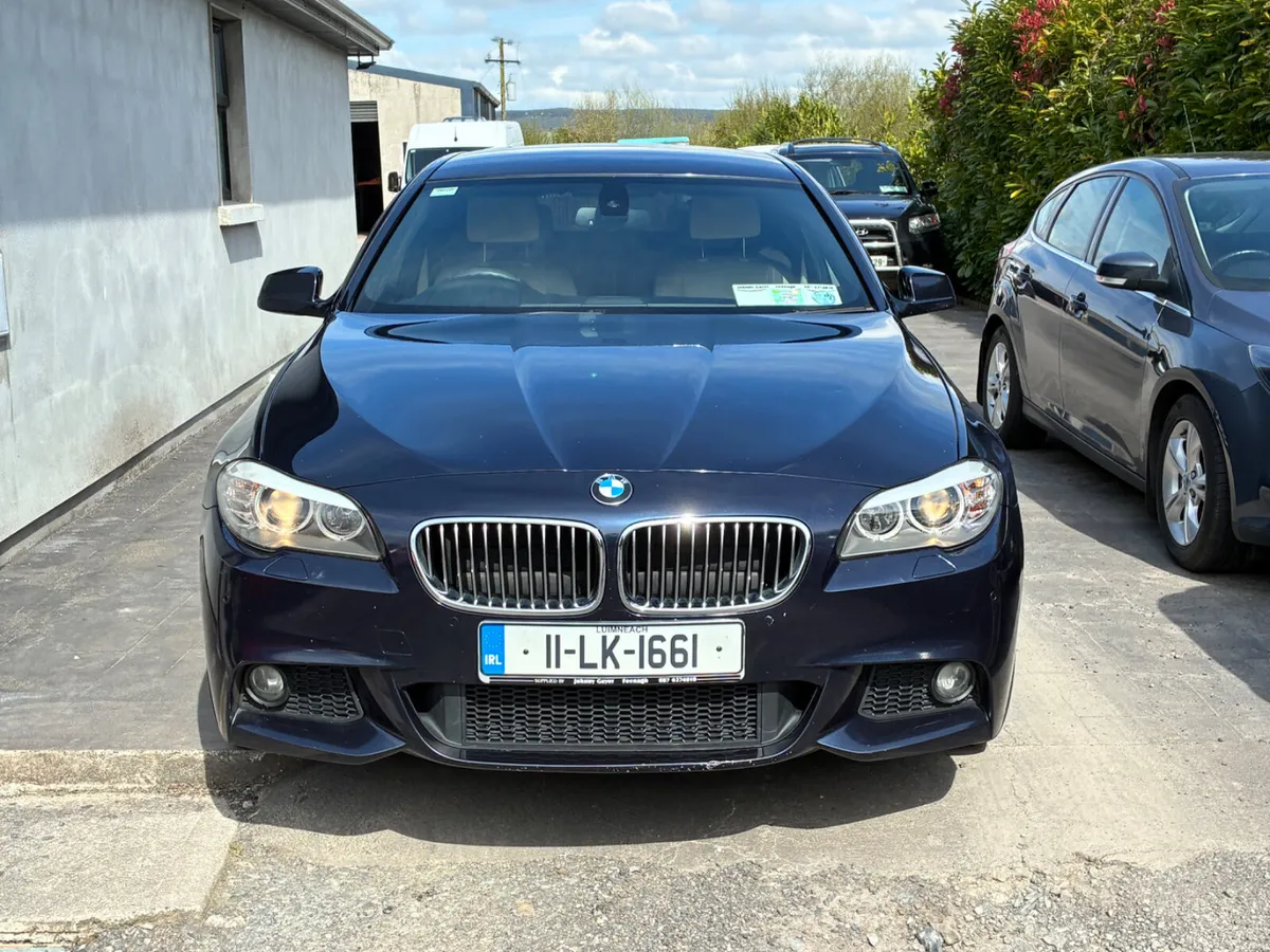 BMW 5-Series 2011 - Image 2