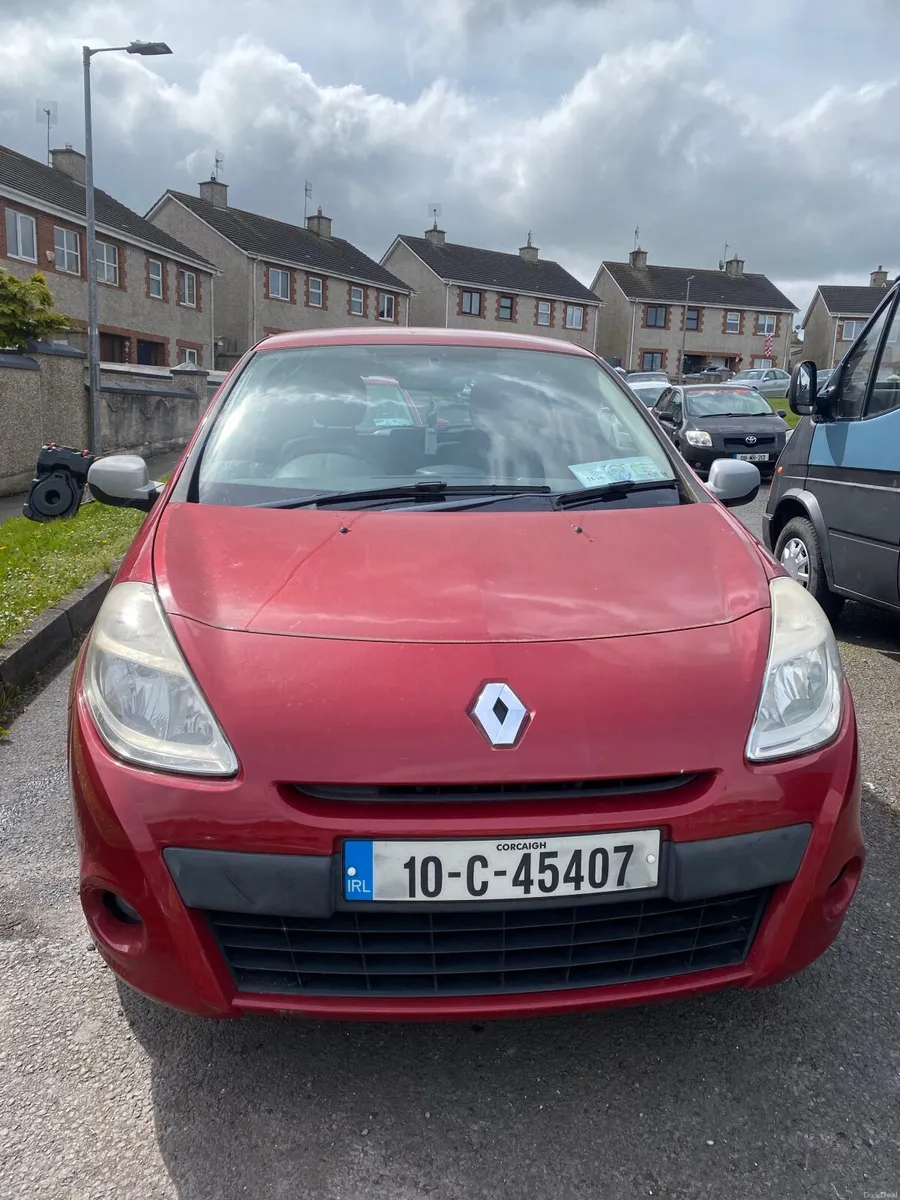 Renault Clio 2010 - Image 1