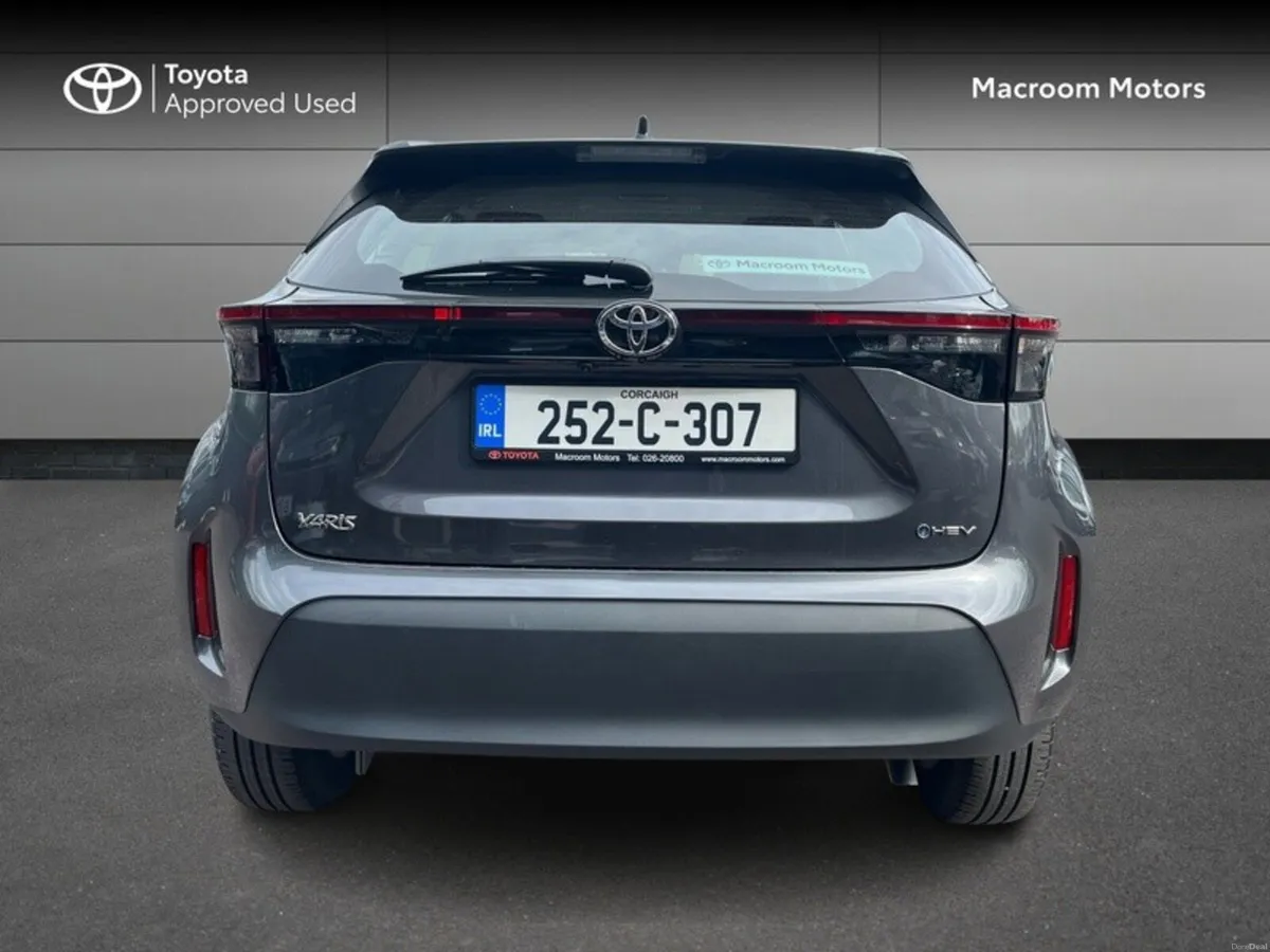 Toyota Yaris Cross EASTER SALE!! YARIS CROSS LUNA - Image 4