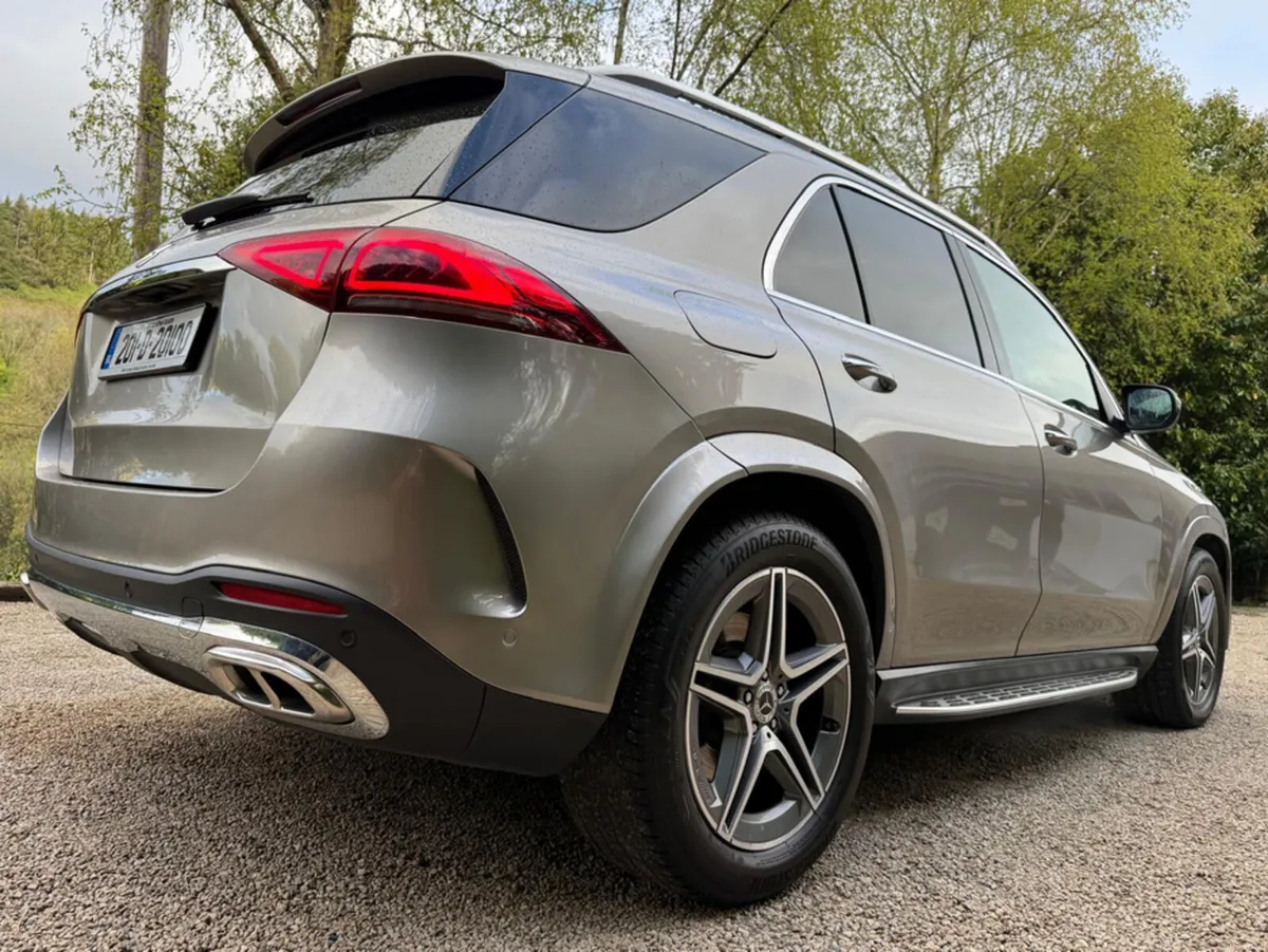 Mercedes-Benz GLE 300 D 4MATIC AMG PREMIUM *7 Seat - Image 4