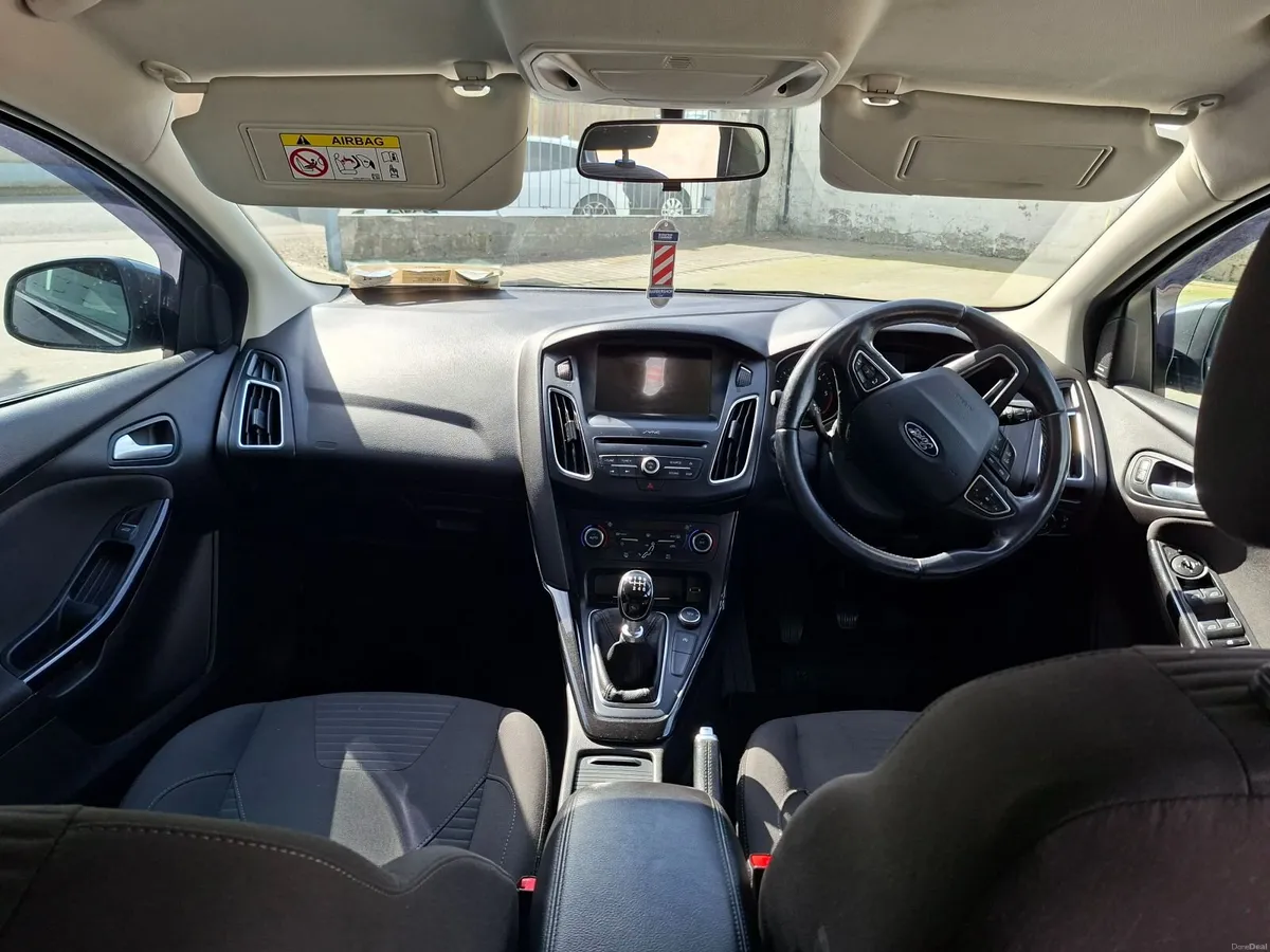 FORD FOCUS SALOON TITANIUM 1.5TDCI - Image 3