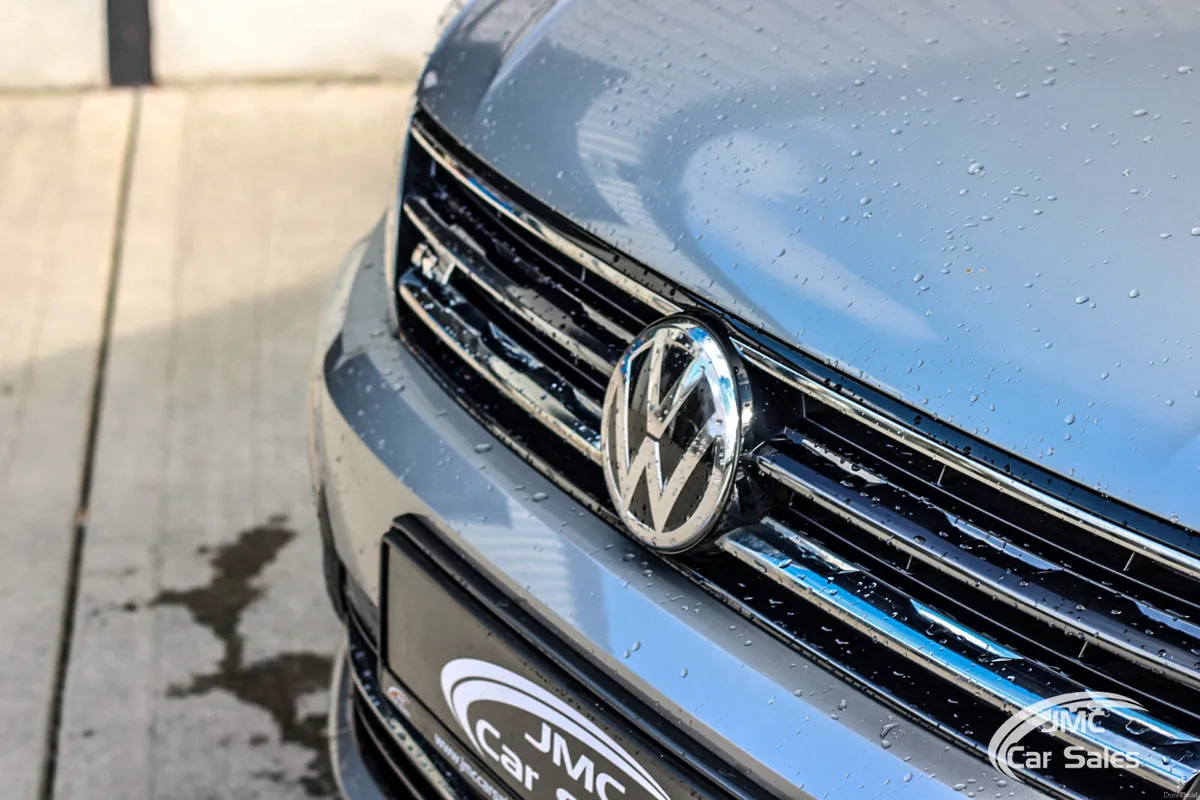 2018 VOLKSWAGEN TIGUAN R-LINE PAN ROOF - Image 3