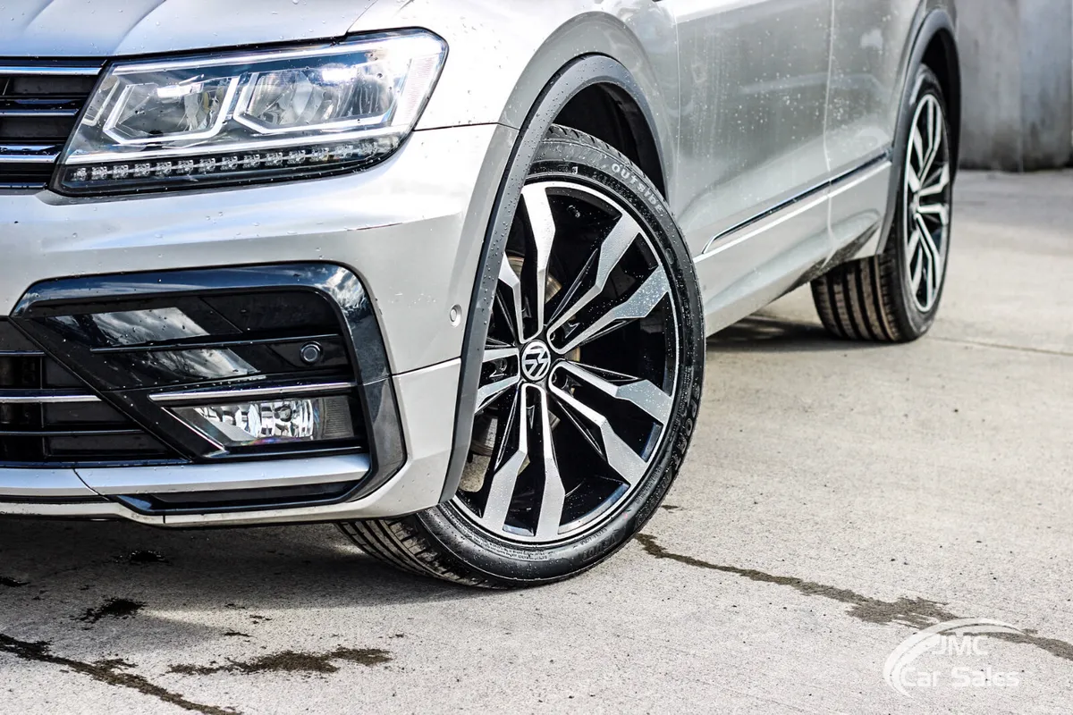 2018 VOLKSWAGEN TIGUAN R-LINE PAN ROOF - Image 2