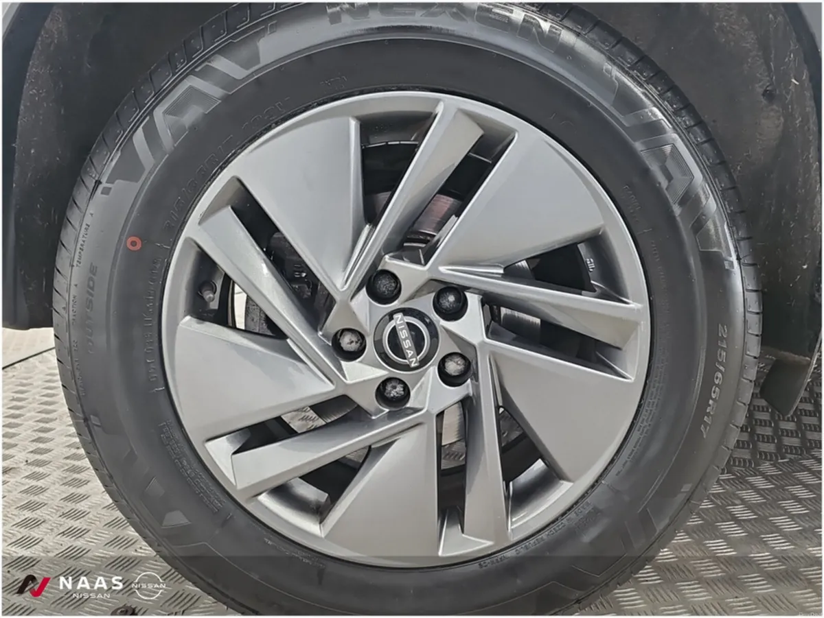 Nissan Qashqai QQ 1.3 HYB SV MY2.75 4DR - Image 6
