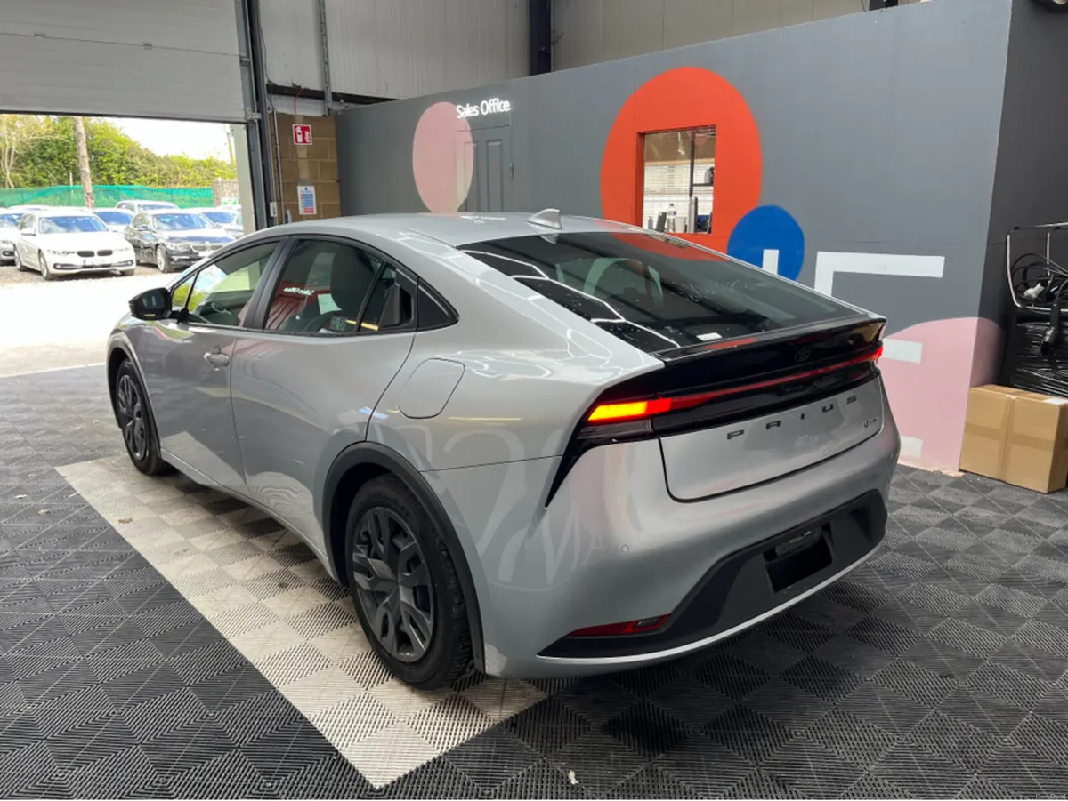 Toyota Prius 2025 TOYOTA PRIUS X 1.8 AUTOMATIC / C - Image 4