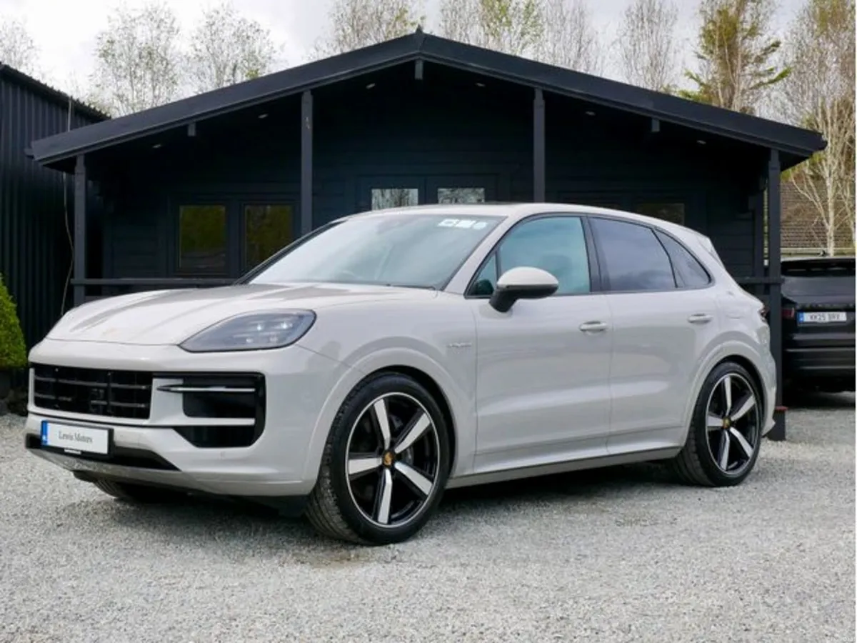 Porsche Cayenne V6 E-HYBRID 470BHP, HIGH SPEC, REA - Image 3