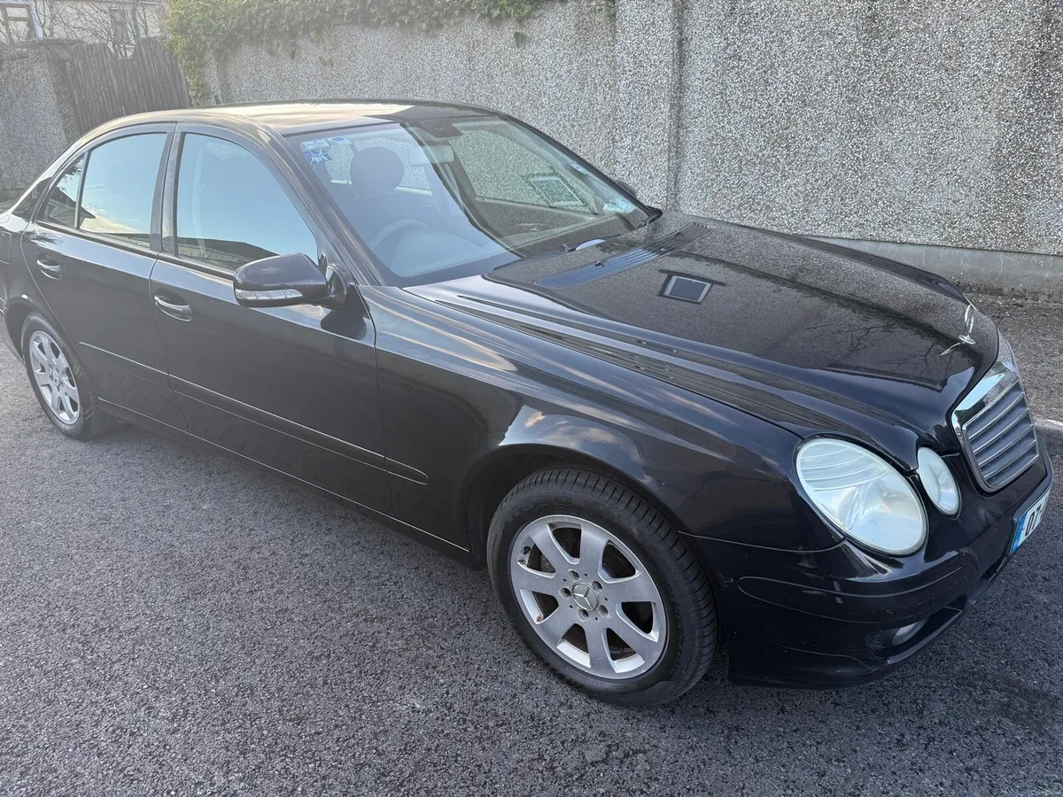 Mercedes Benz E-Class - Image 4