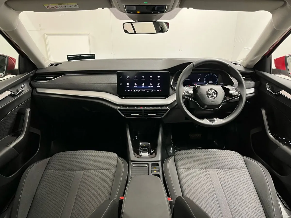 Skoda Octavia Style DSG 2.0TDI 115BHP - Reversing - Image 4