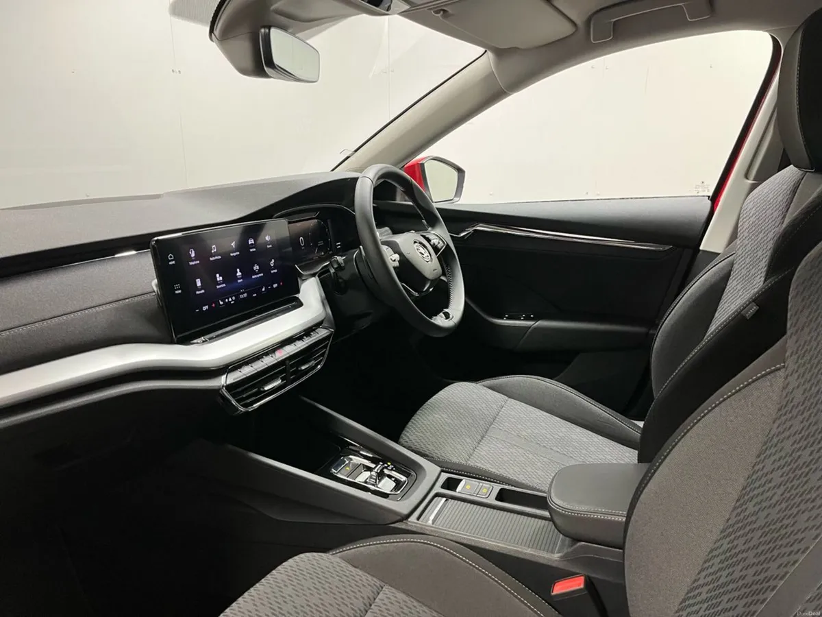 Skoda Octavia Style DSG 2.0TDI 115BHP - Reversing - Image 4