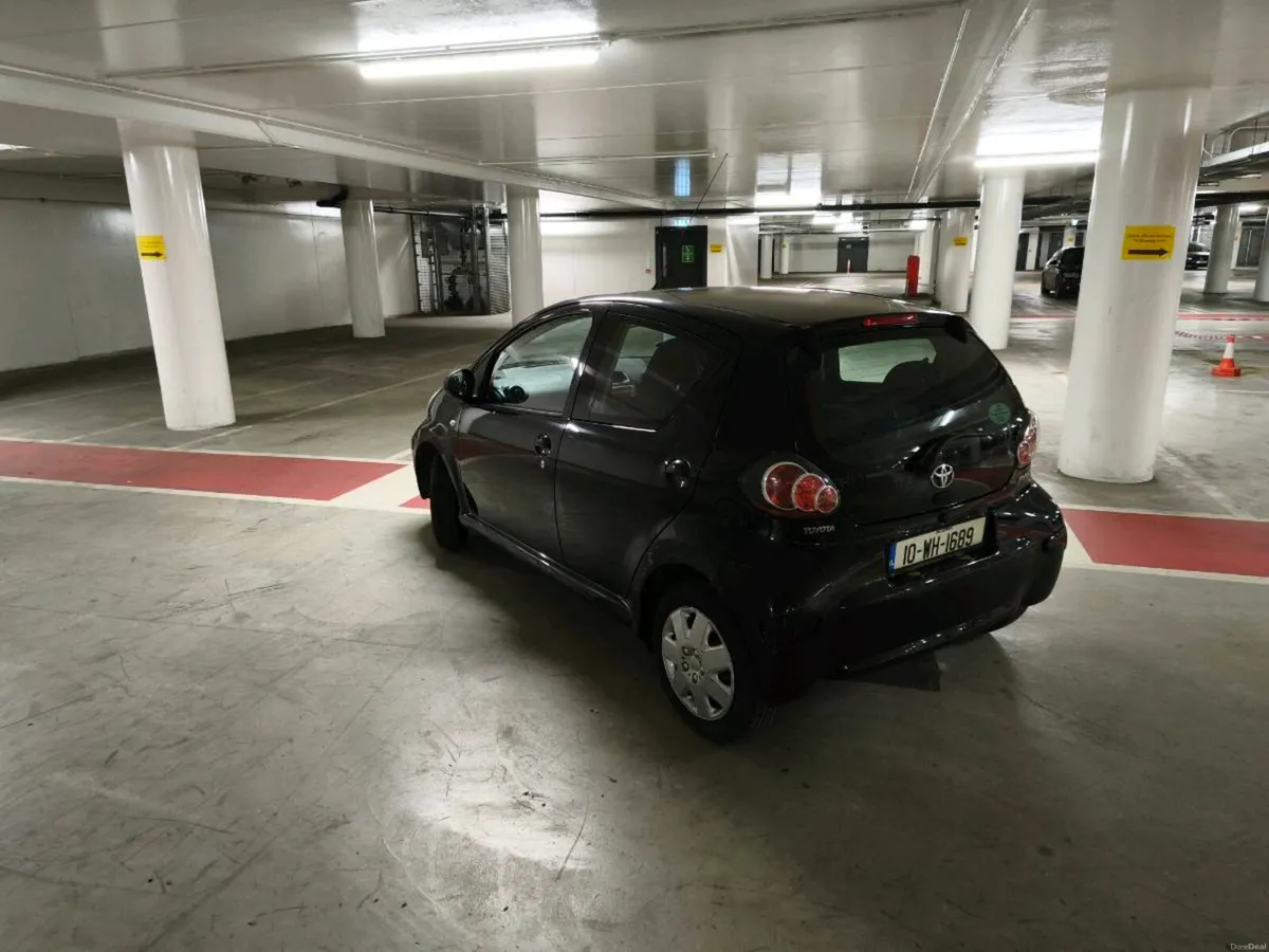 Toyota Aygo very low km - Image 4
