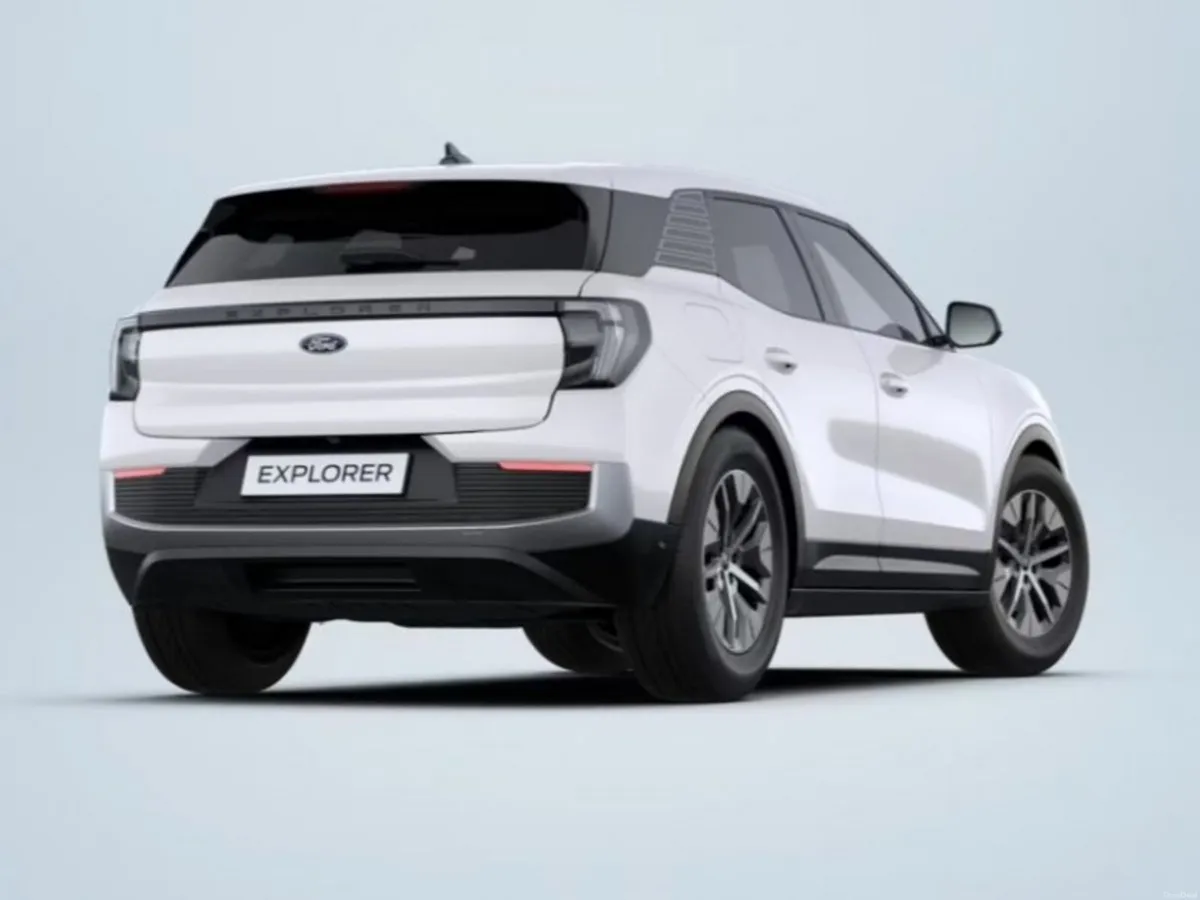 Ford Explorer Select RWD Extended Range - Image 3