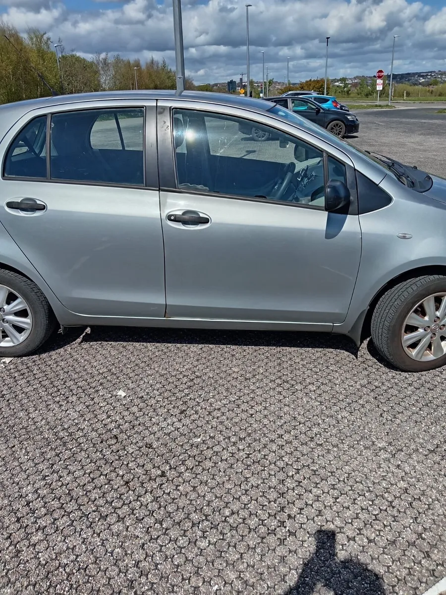 Toyota Yaris 2011 Sport - Image 2