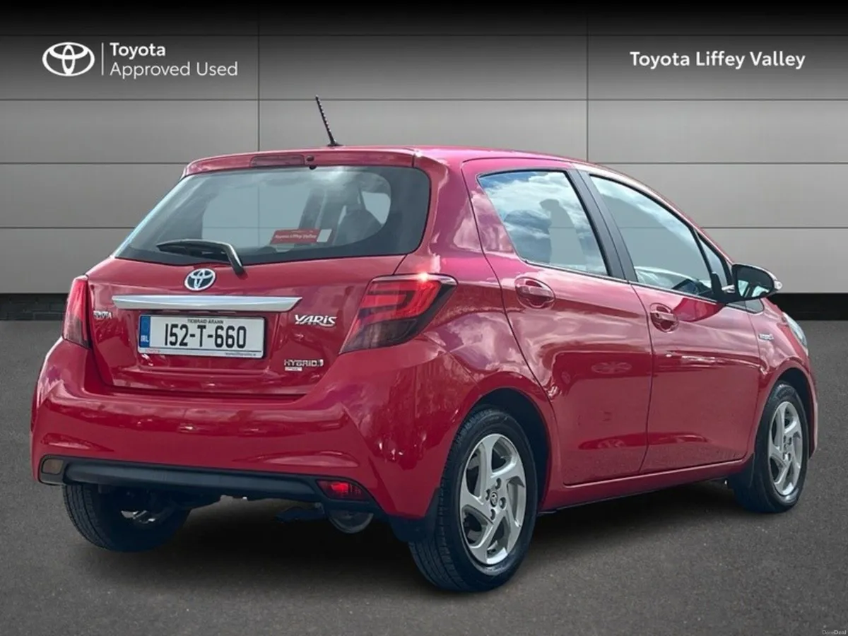 Toyota Yaris YARIS HYBRID LUXURY - Image 2