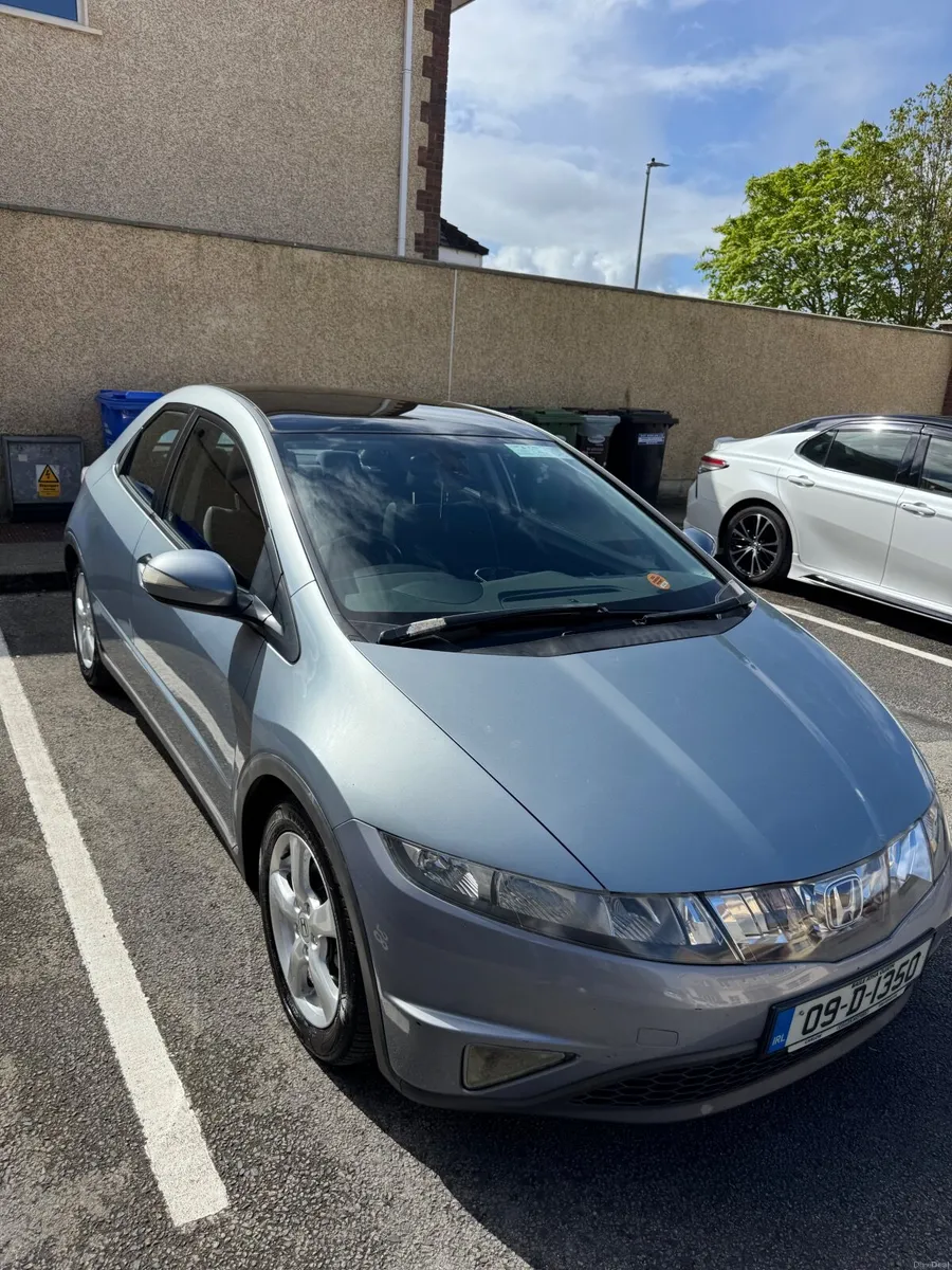 Honda Civic 2009 - Image 1