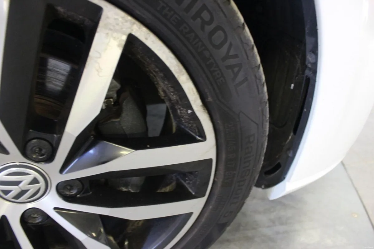 Volkswagen Golf e-GOLF - EE ELECTRIC AUTO - TENDER - Image 4