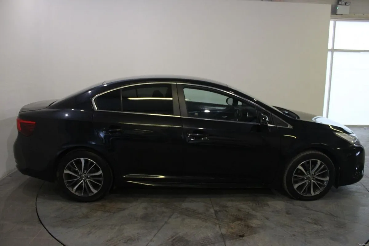 Toyota Avensis 1.6 D-4D Sol Saloon -TENDER 7 - Image 3